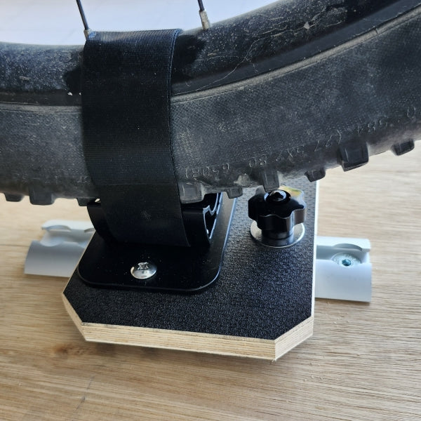 Bike Stand | rear wheel clamp